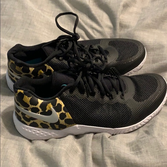Nike Shoes - Women’s Nikes size 12
